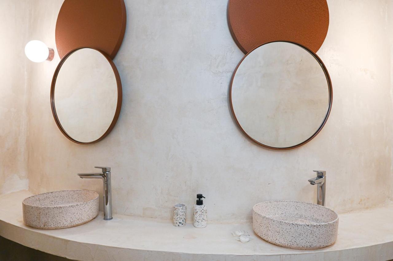 Naos Suites Вотон Экстерьер фото
